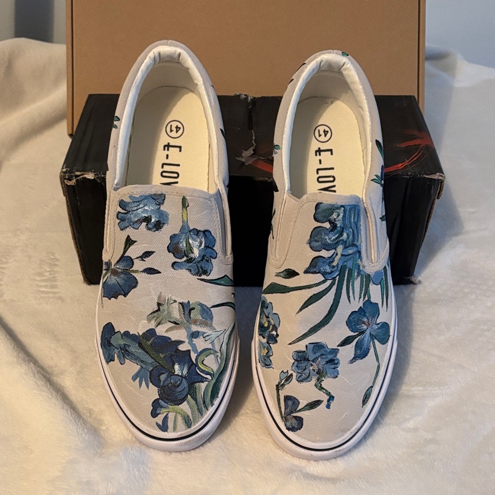 Blue Floral Women's Slip-On Sneakers